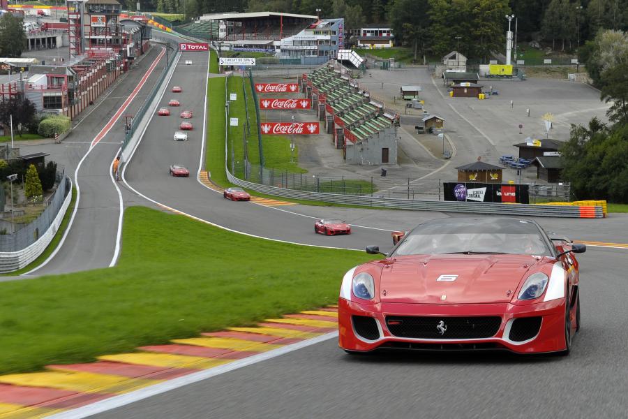  Ferrari 599XX 2011 года  (фото 6 из 8)